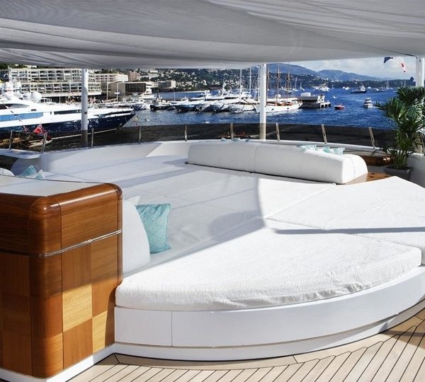 Sunshine Pads On Yacht BATON ROUGE