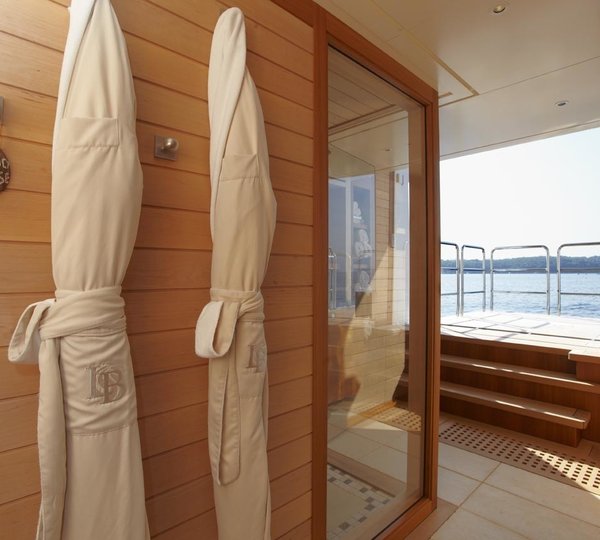 Beach Beachclub On Board Yacht LADY BRITT