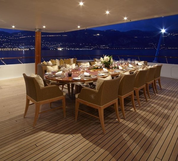 Al Fresco Eating/dining Aboard Yacht LADY BRITT