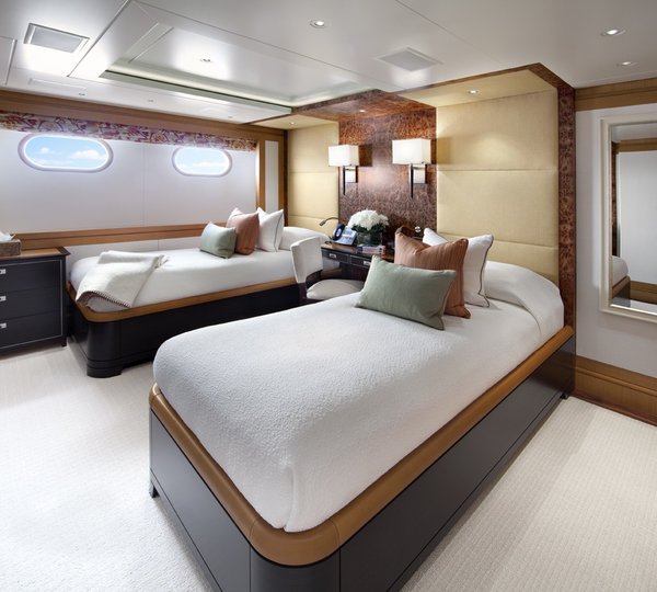 Twin Bed Cabin On Yacht LADY BRITT