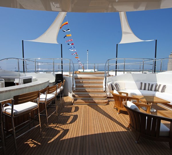 Exterior Barseating Zone On Yacht SEANNA