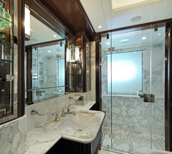 En Suite On Yacht SEANNA