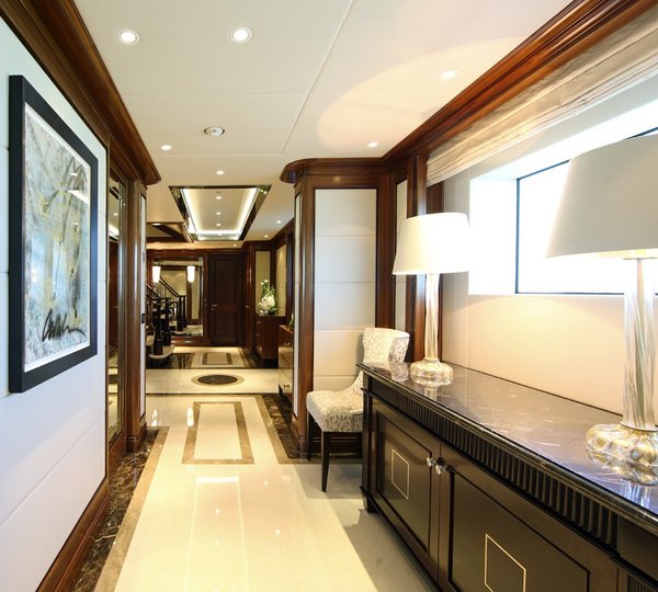 Hall On Yacht SEANNA