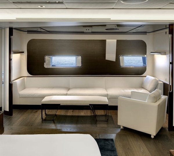 Sitting: Yacht VERTIGO's Main Master Berth Photograph