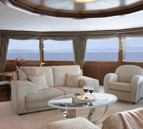 The 68m Yacht LADY CHRISTINE