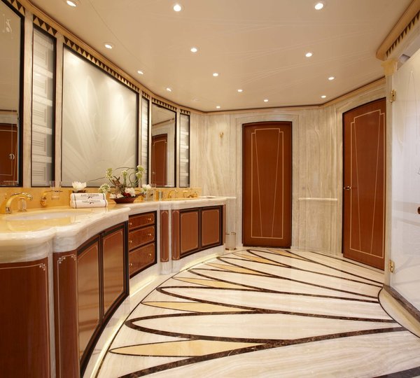 The 68m Yacht LADY CHRISTINE