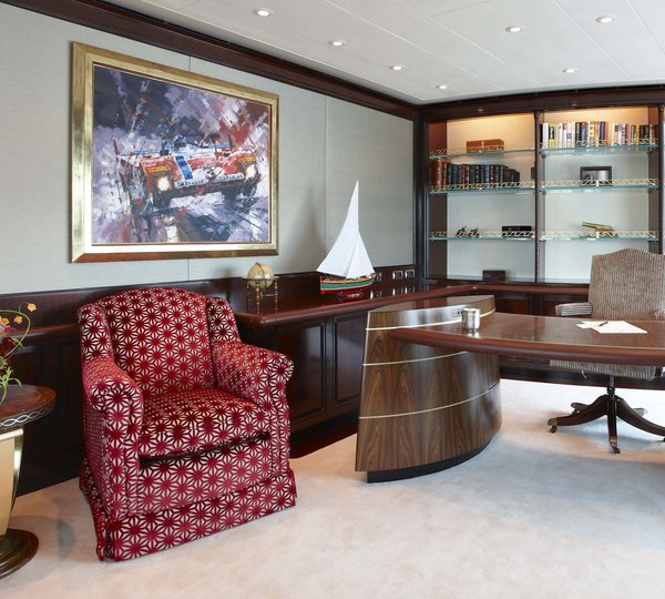 The 68m Yacht LADY CHRISTINE