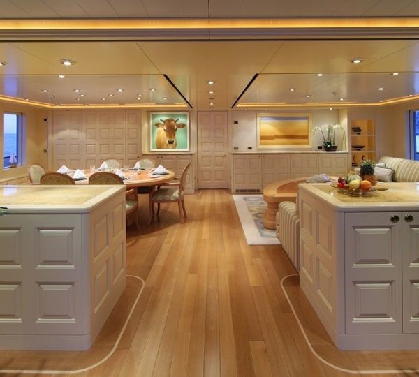 Sky-lounge Profile On Board Yacht LAUREL