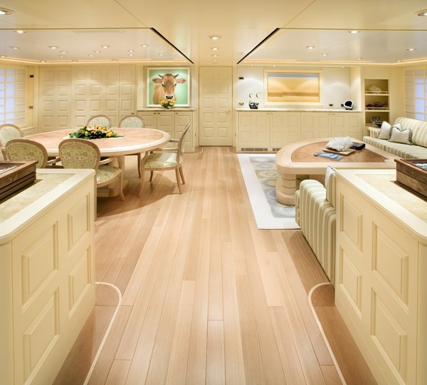 Sky-lounge Profile On Board Yacht LAUREL