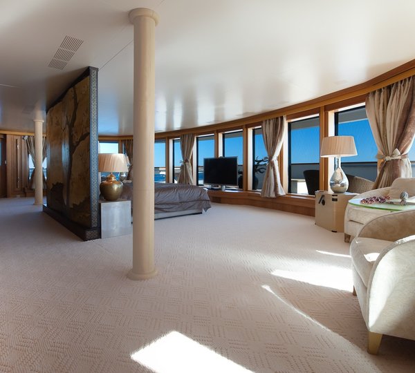 Window View: Yacht BOADICEA's Main Master Cabin Image