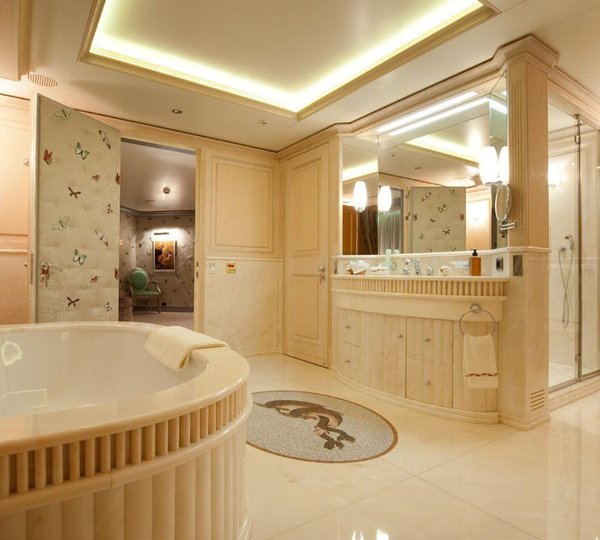 Bath On Board Yacht BOADICEA