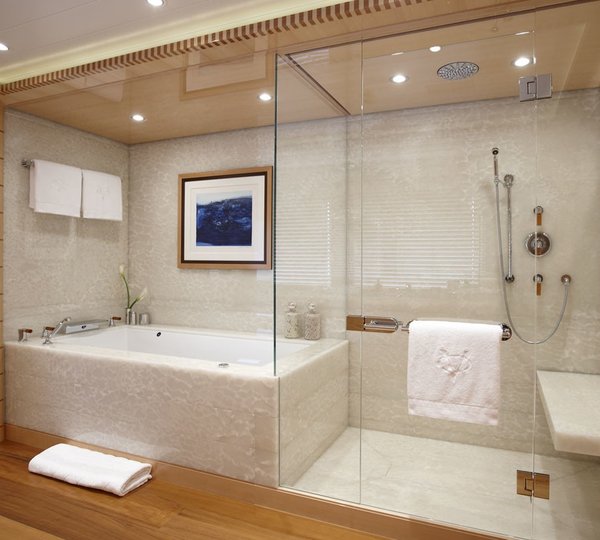 The 75m Yacht EBONY SHINE