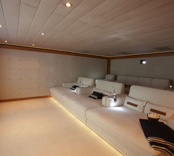 The 75m Yacht EBONY SHINE