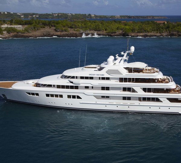 The 75m Yacht EBONY SHINE