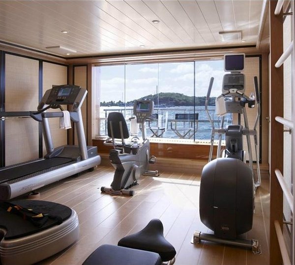 The 75m Yacht EBONY SHINE