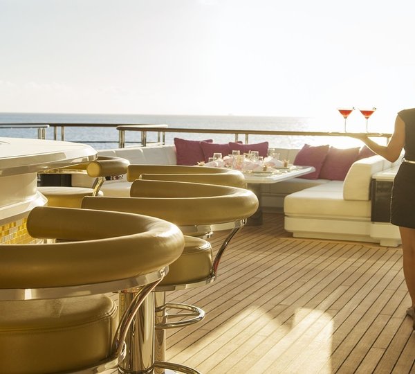 External Sitting With Drinks Bar On Board Yacht SOLANDGE