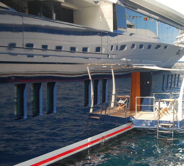 Swimming Balcony / Terrace: Yacht SEVEN SEAS's Profile Aspect Image