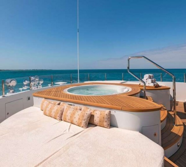 Exterior Sunbathing Area