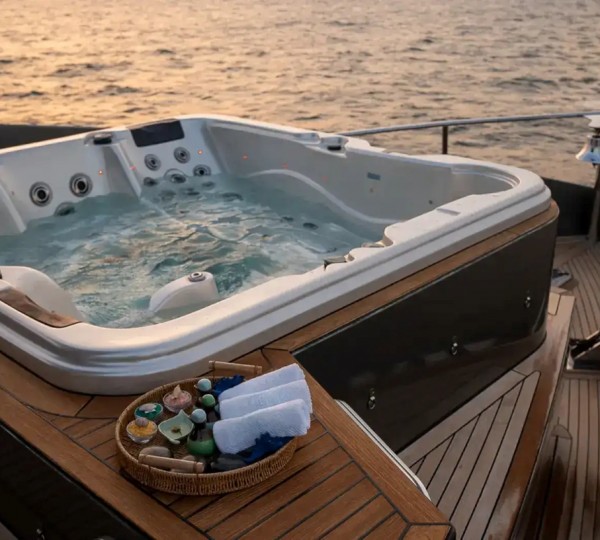 Exterior Sunbathing Area