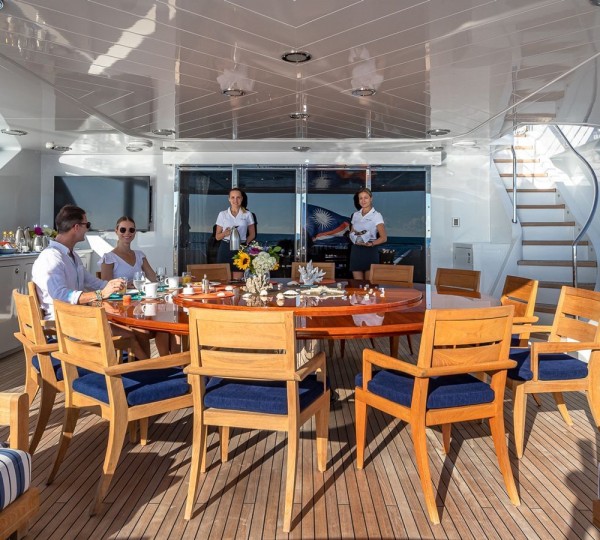 Alfresco Dining Set Up