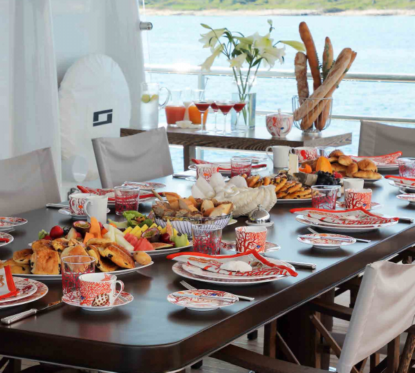 Alfresco Dining Set Up