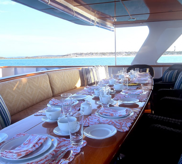 Alfresco Dining Set Up