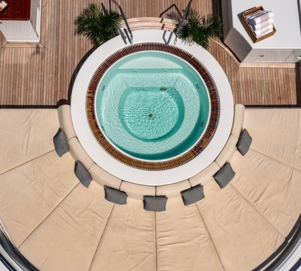 Exterior Sunbathing Area