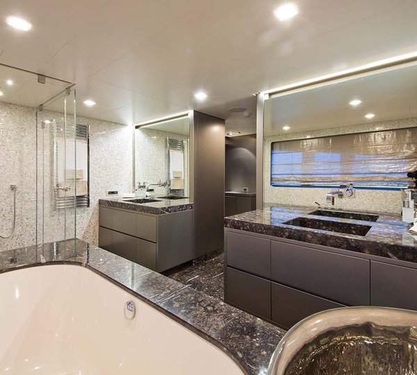 Master Stateroom Bath