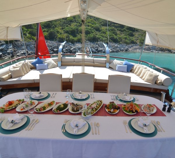 Shaded alfresco dining