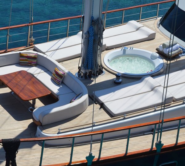 View of the foredeck