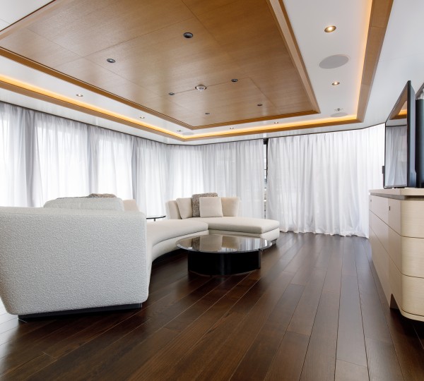 Contemporary Sky Lounge 