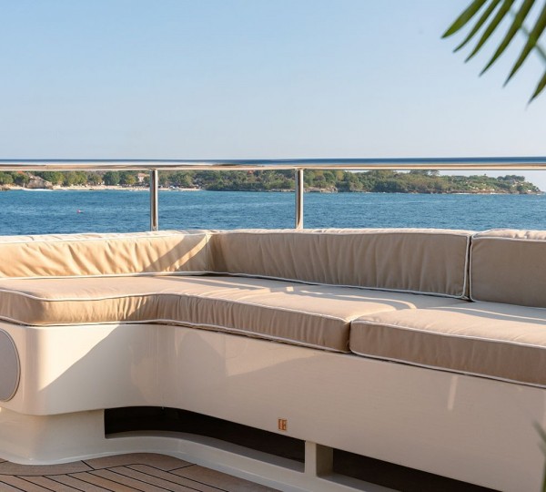 Seating On Upper Deck