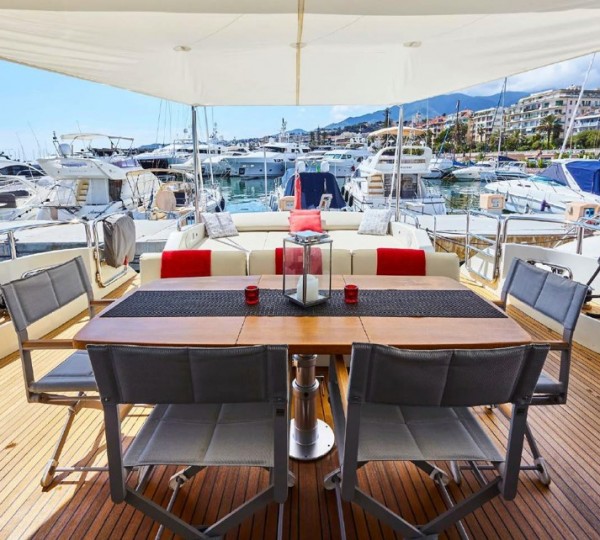 Main Deck Dining Alternative View