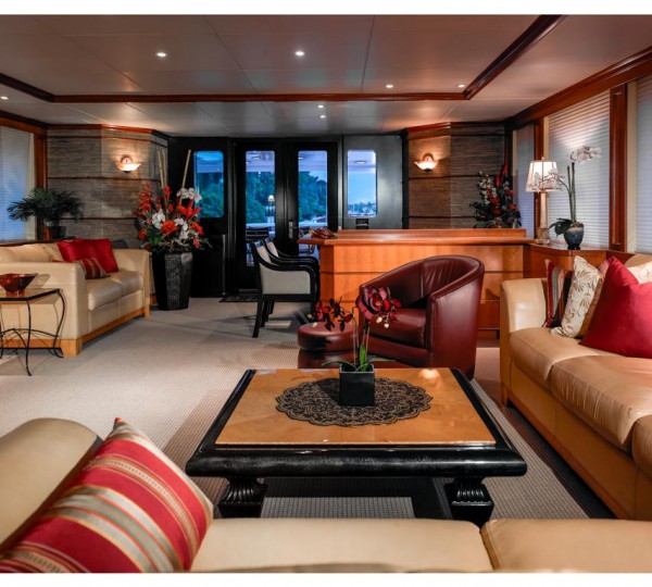 Main Deck Salon Alternative View