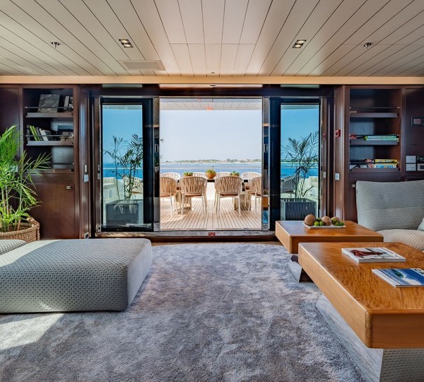 Upper Deck Salon Alternative View