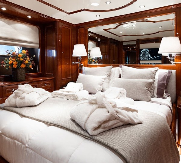 Double cabin
