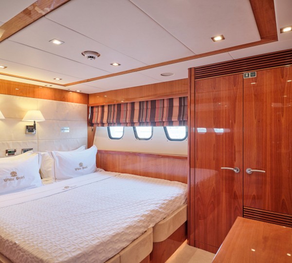 Flexible double or twin suite