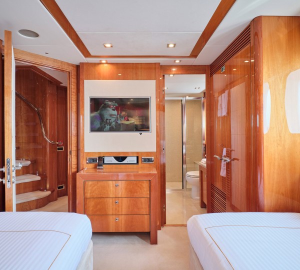 Spacious twin suite