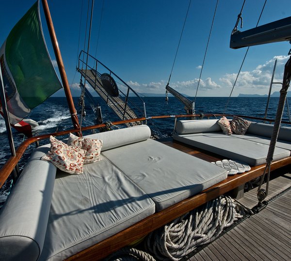 Aft Deck Sunpads
