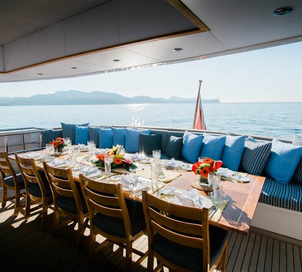 Al Dresco Aft Deck Dining Area