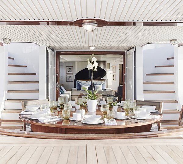 Al Fresco Dining Aboard MENORCA 