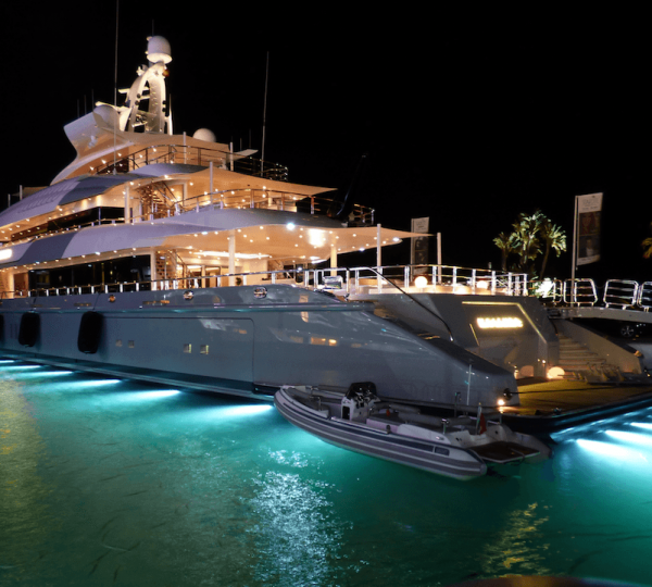 Night Image Gallery – Luxury Yacht Browser | by CHARTERWORLD Superyacht ...