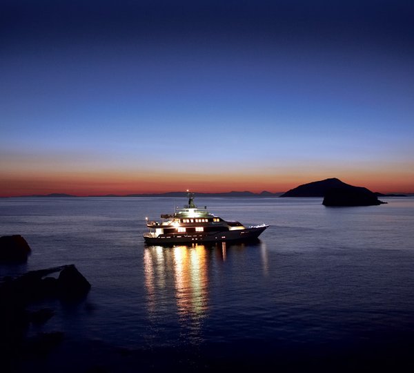 CARMEN SERENA by night