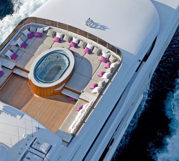 Carpe Diem - Exterior