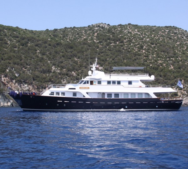 Classic Motor Yacht HAPPY DAY