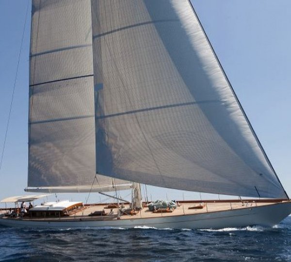 Dijkstra Designed AURELIUS III - Main Shot