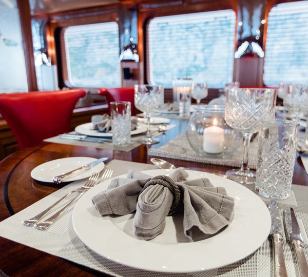 Dining Set Up Detail