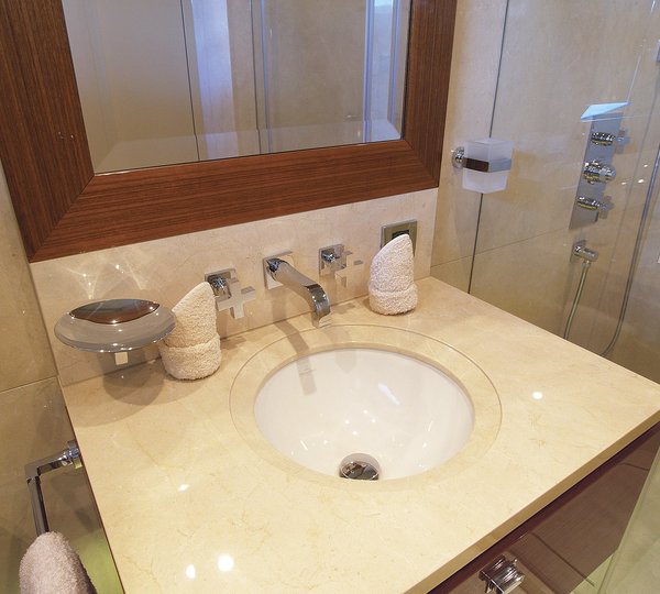 Double Stateroom Bath