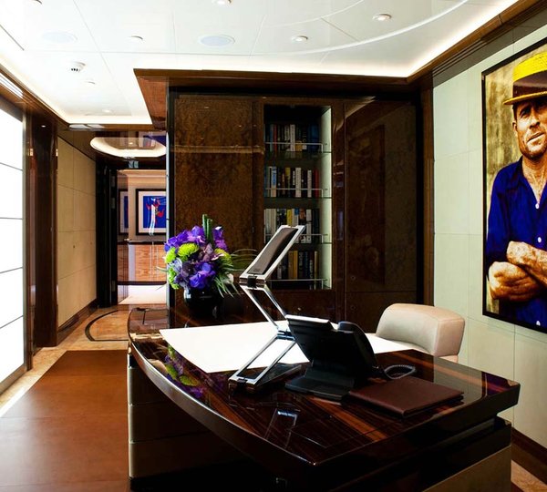 Excellence V Master Stateroom Office