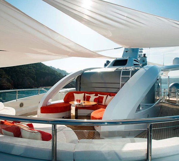 Excellence V Sundeck Forward